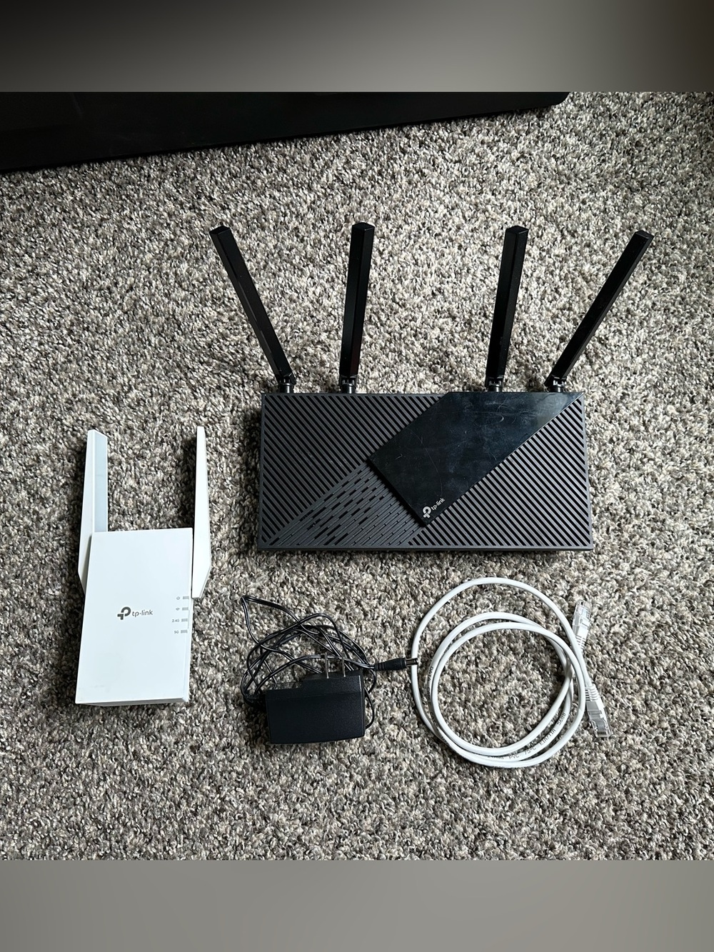 TP-Link Router with Range Extender